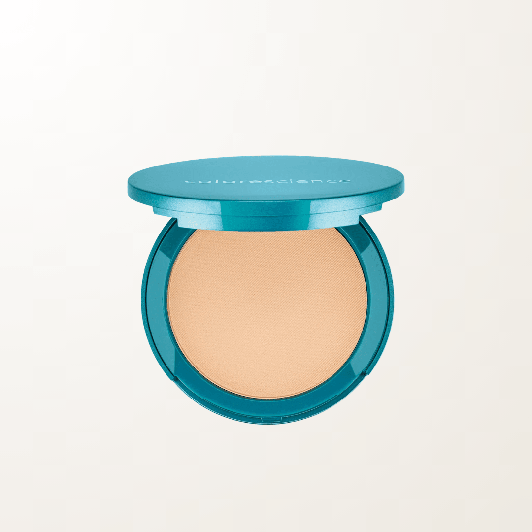 Base mineral compacta Colorescience con SPF en tono Ivory Light, con pigmentación clara y subtonos fríos.