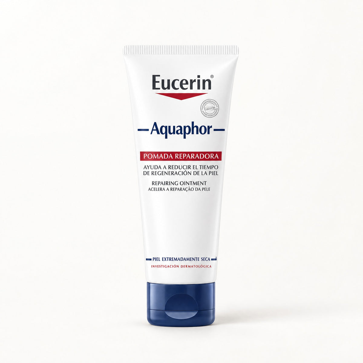 Tubo blanco con tapa azul marino de la pomada reparadora Eucerin Aquaphor para piel extremadamente seca