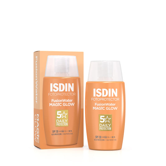 Protector solar ISDIN Fusion Water Magic Glow SPF 30 - 50ml disponible en Elenederm.