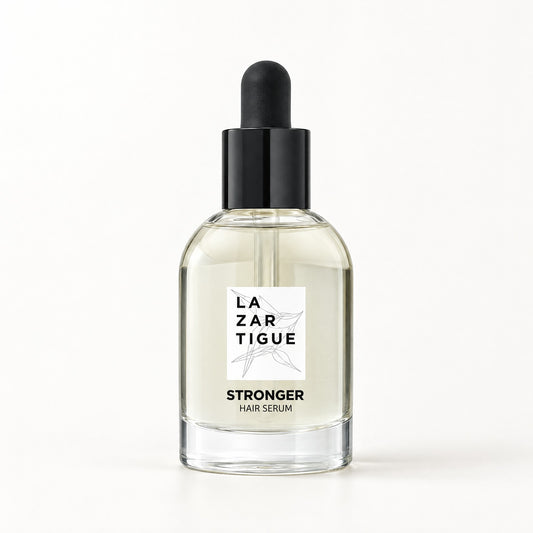 Frasco de vidrio transparente con gotero negro y etiqueta blanca, Stronger Hair Serum 50 ml La Zartigue