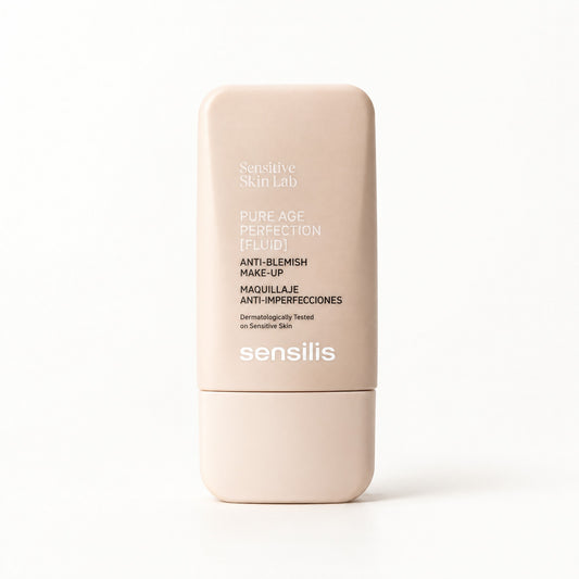 Frasco beige redondeado con tapa, etiqueta Pure Age Perfection Fluid, Sensilis maquillaje anti-imperfecciones