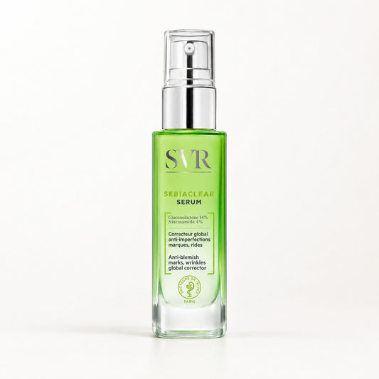 Frasco verde con bomba plateada, etiqueta SVR Sebiaclear Serum correcteur global anti-imperfections, 30 ml